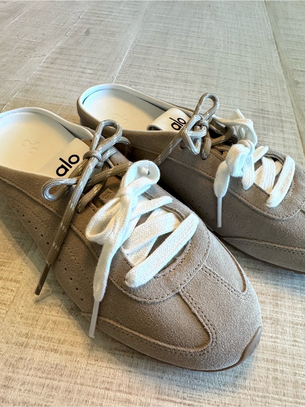 ALO Yoga Sunset Sneaker Mule Premium Suede Gravel Size 8.5 NWOT